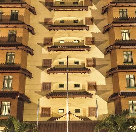 Travellers Suites Serviced Apartments Medan Kültér fotó