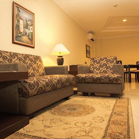 Travellers Suites Serviced Apartments Medan Kültér fotó