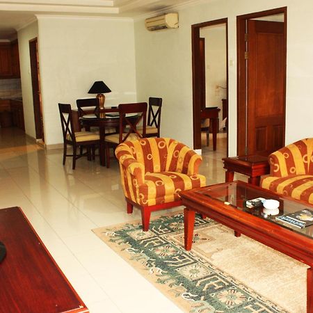 Travellers Suites Serviced Apartments Medan Kültér fotó