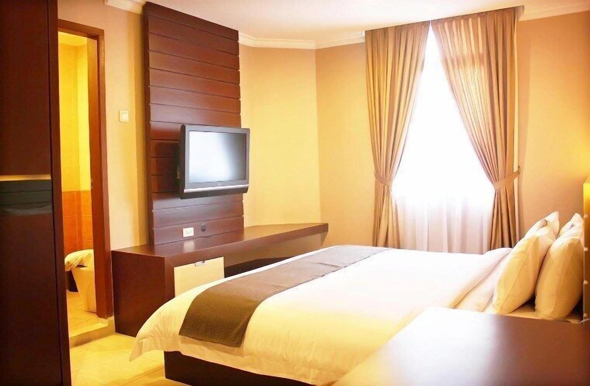 Travellers Suites Serviced Apartments Medan Kültér fotó