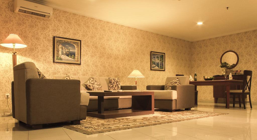 Travellers Suites Serviced Apartments Medan Kültér fotó