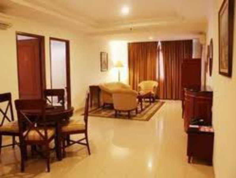 Travellers Suites Serviced Apartments Medan Kültér fotó
