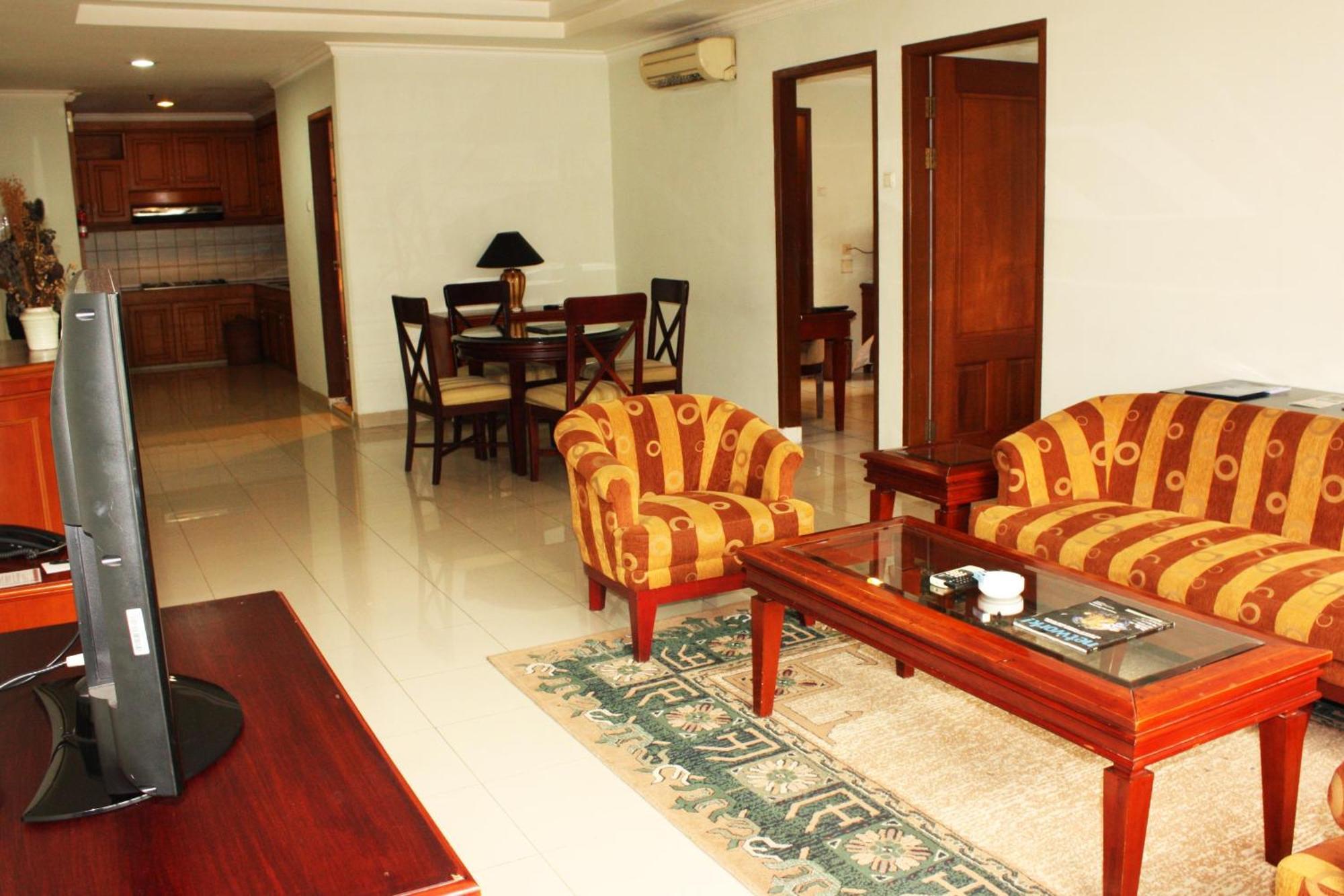 Travellers Suites Serviced Apartments Medan Kültér fotó