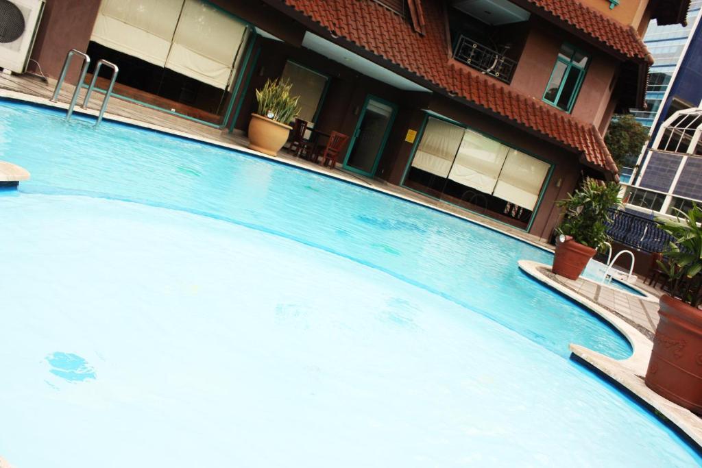 Travellers Suites Serviced Apartments Medan Kültér fotó
