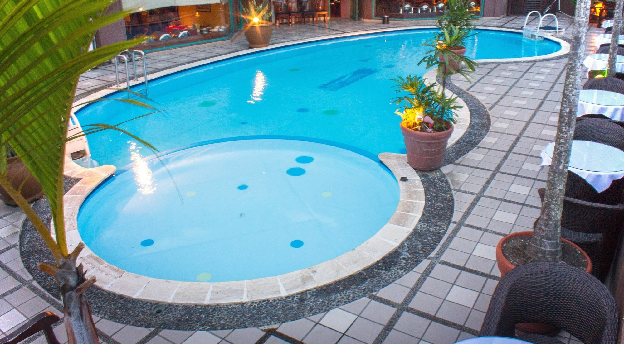 Travellers Suites Serviced Apartments Medan Kültér fotó